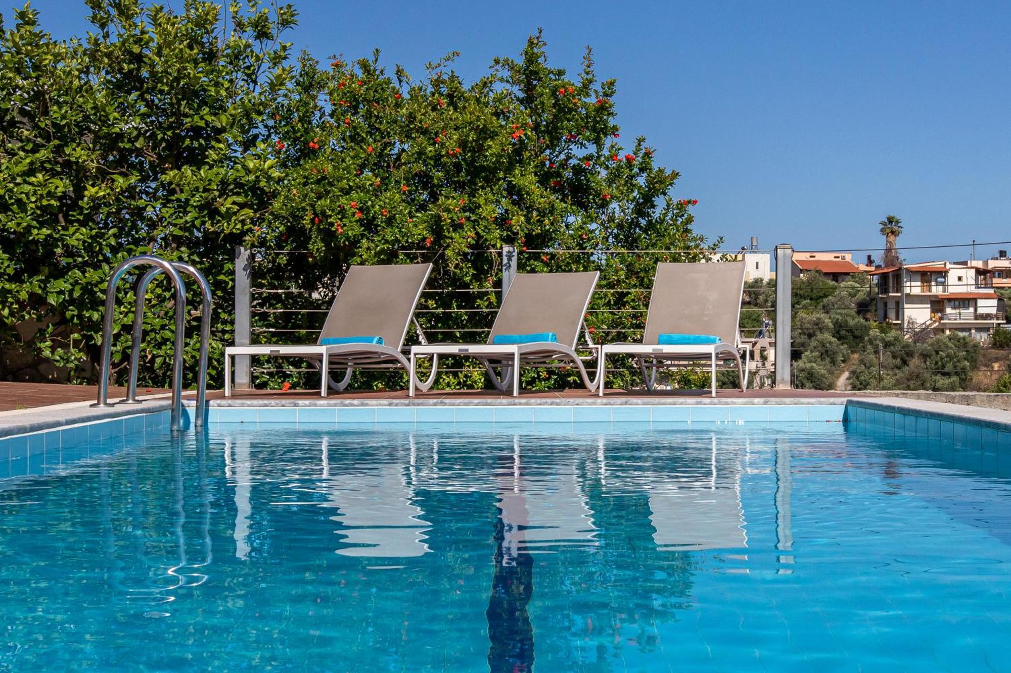Dimitra Apartment With Private Pool And Sea View -The Ground Floor Of A Two Storey Building Daratsos Esterno foto